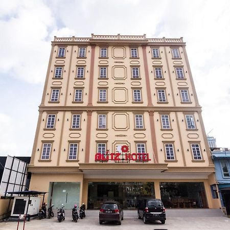 Blitz Hotel Batam Centre Luaran gambar