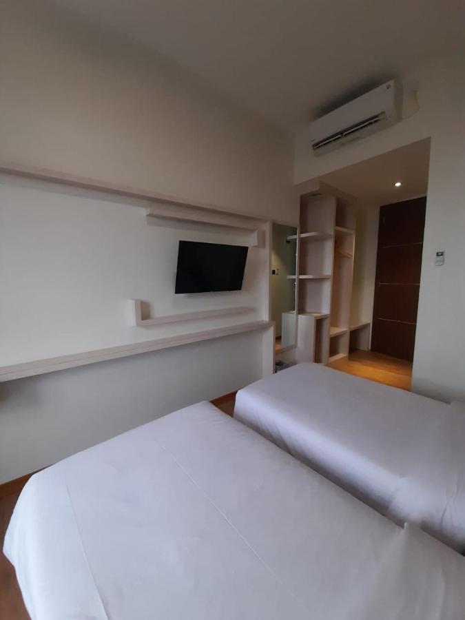 Blitz Hotel Batam Centre Luaran gambar