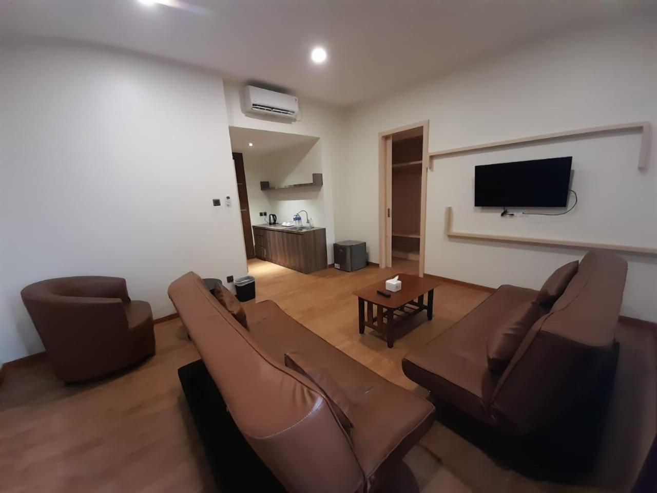 Blitz Hotel Batam Centre Luaran gambar