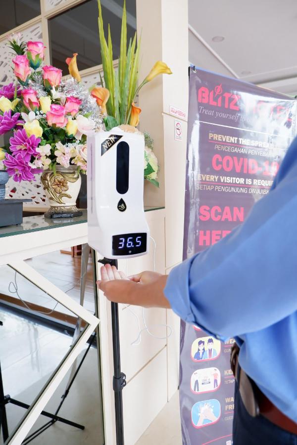 Blitz Hotel Batam Centre Luaran gambar