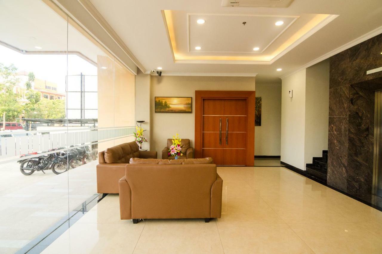 Blitz Hotel Batam Centre Luaran gambar