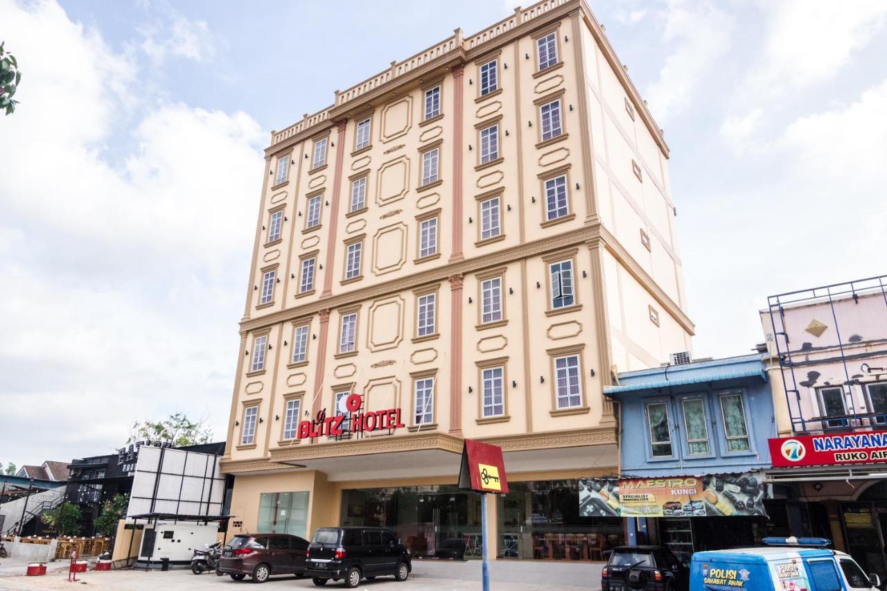 Blitz Hotel Batam Centre Luaran gambar